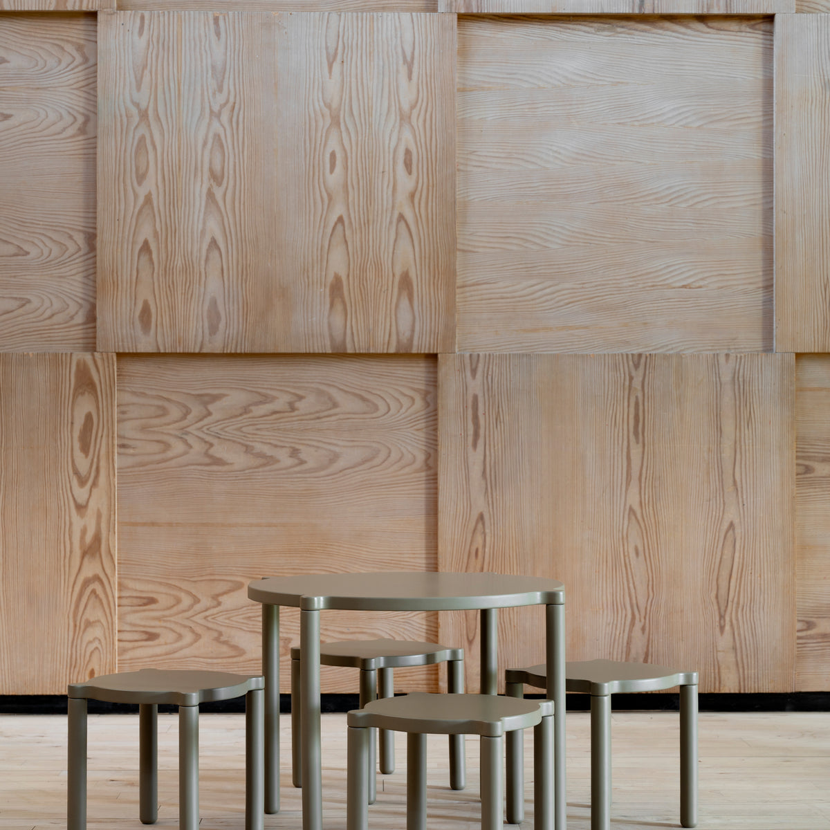 by KlipKlap Stapelbart Barnbord Taupe