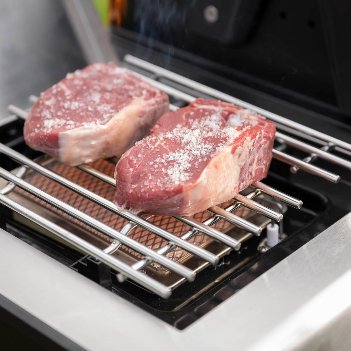 Outdoorchef Blazing zone -sarja plus 30 mbar, Davos kaasugrilli musta