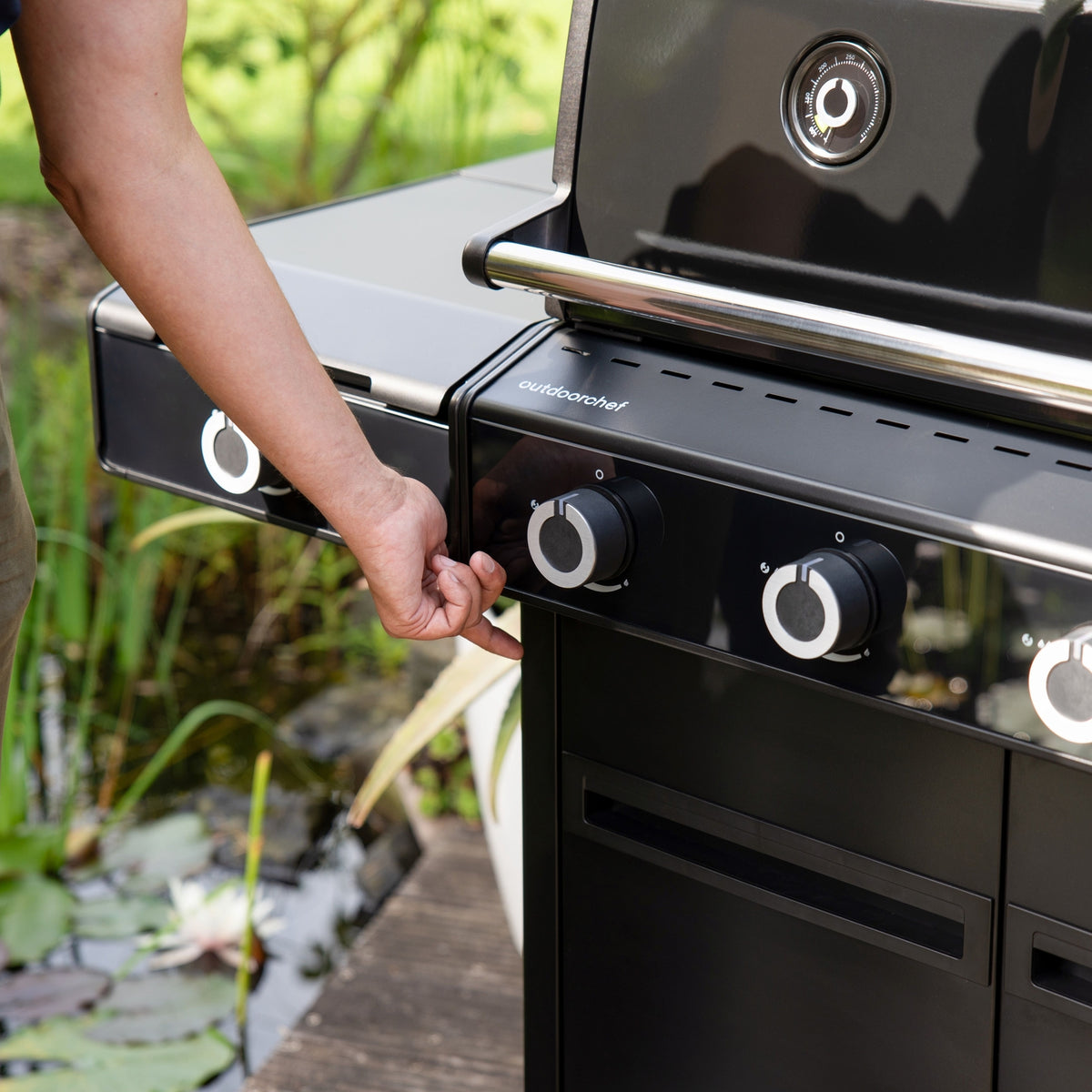 Outdoorchef BBQ-asema Heat X-545 30mbar Kaasugrilli Musta