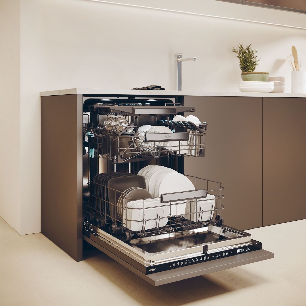 Haier XS 4A4M4PB Integrert oppvaskmaskin