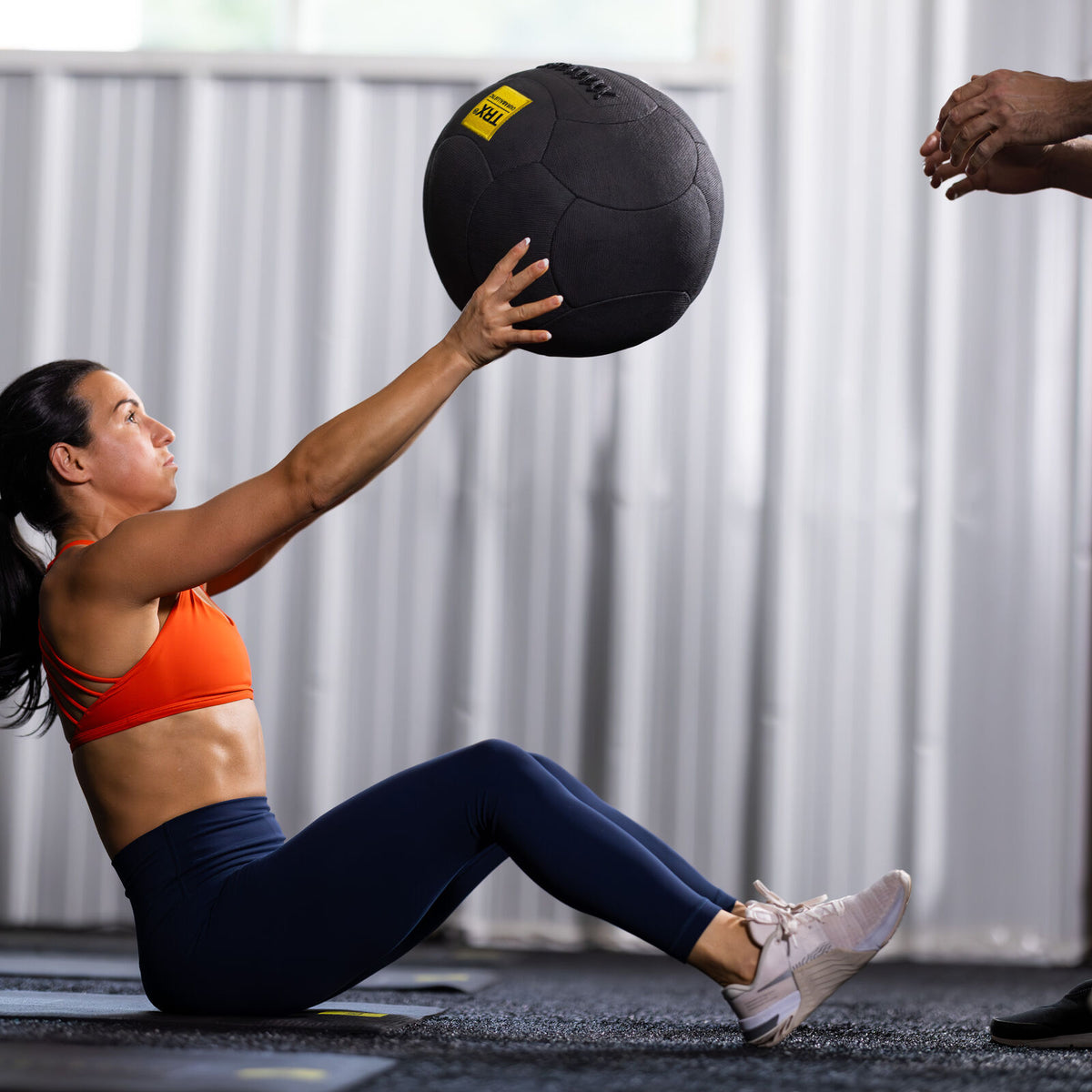 TRX Duraballistic, 35 cm, 14 kg Medicinboll Svart