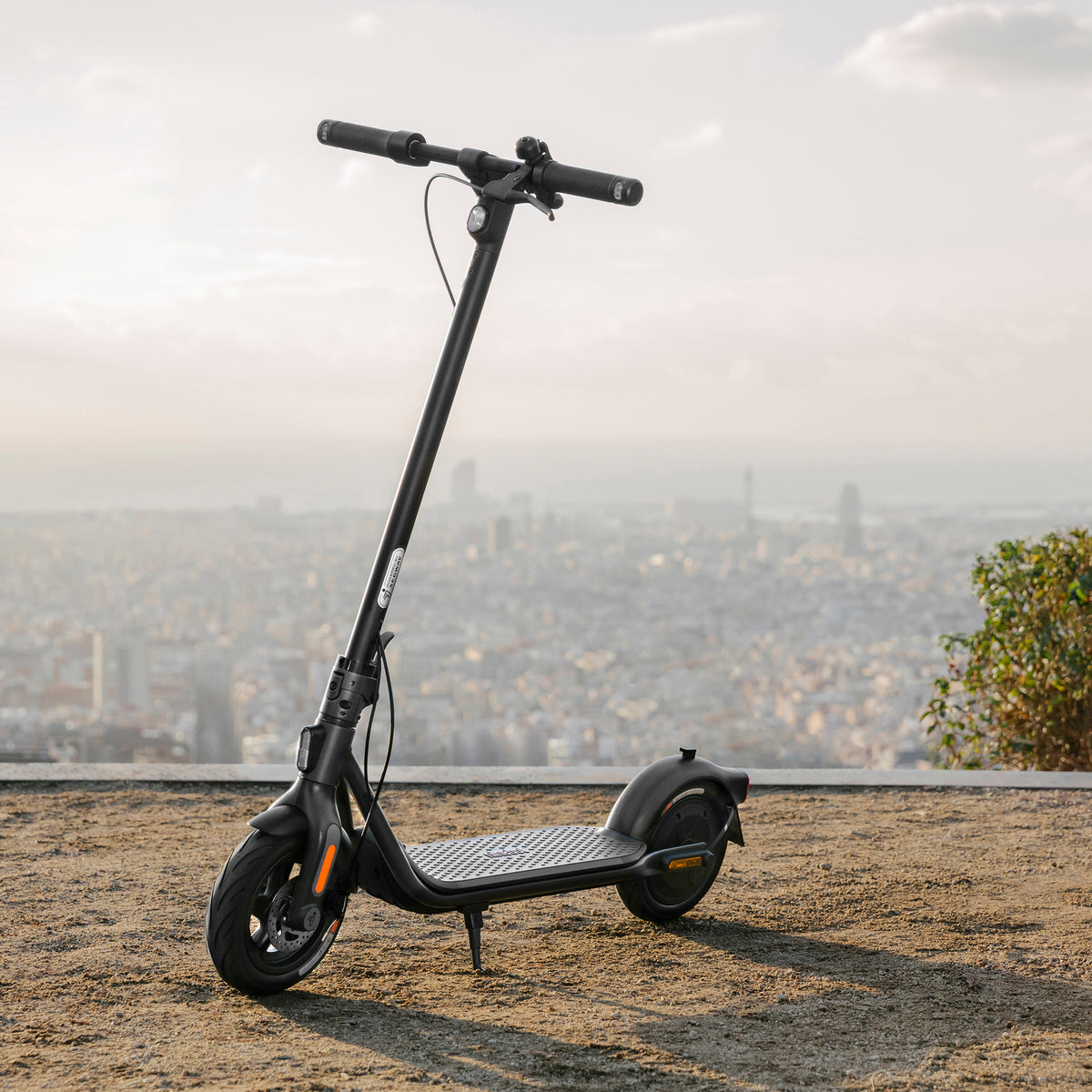 Segway Ninebot Kickscooter F2 E Harmaa