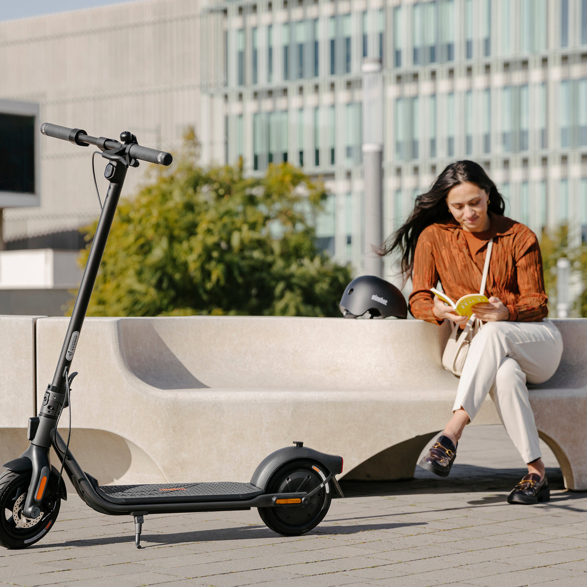 Segway Ninebot Kickscooter F2 E Harmaa