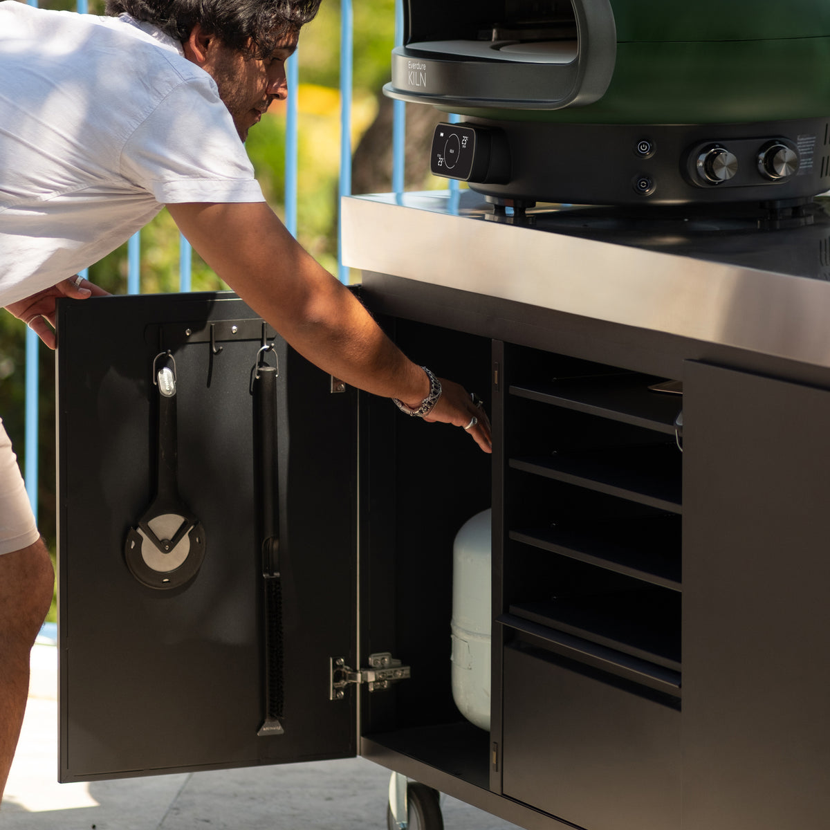 Everdure Pizza Station Pizza-asema Musta