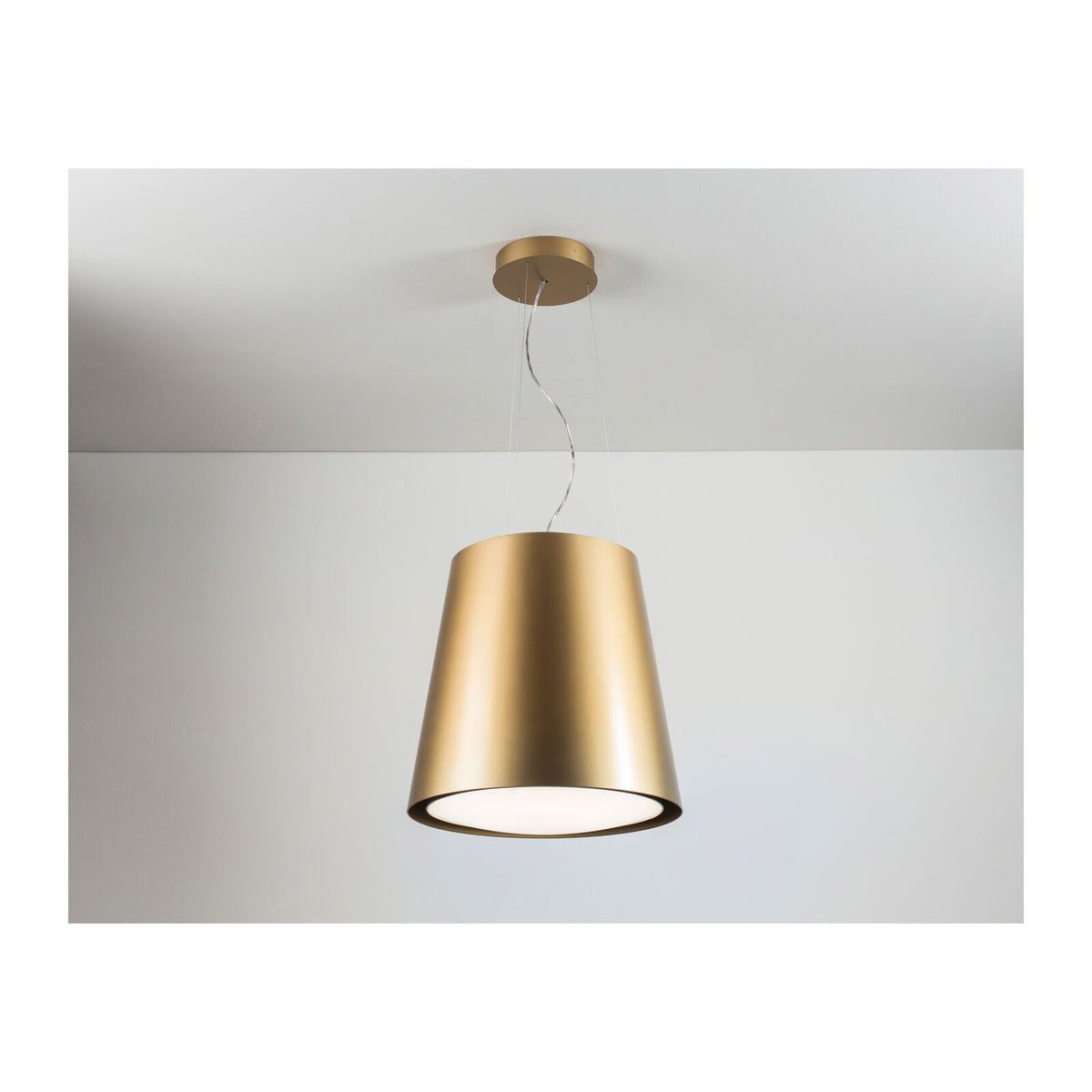 Witt Architect Free Brass-3 Fritthengende ventilator Messing